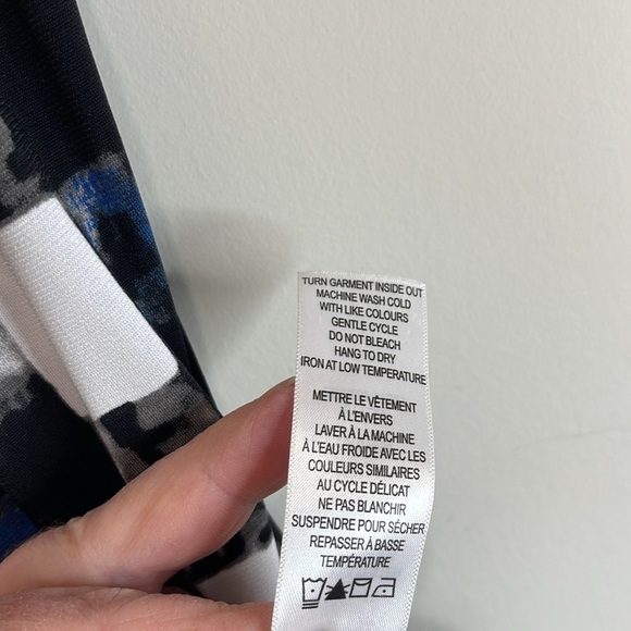 Ricki's Sleeveless Box Pleated Blouse Marble Black White Blue Checkered Size M - Picture 8 of 10